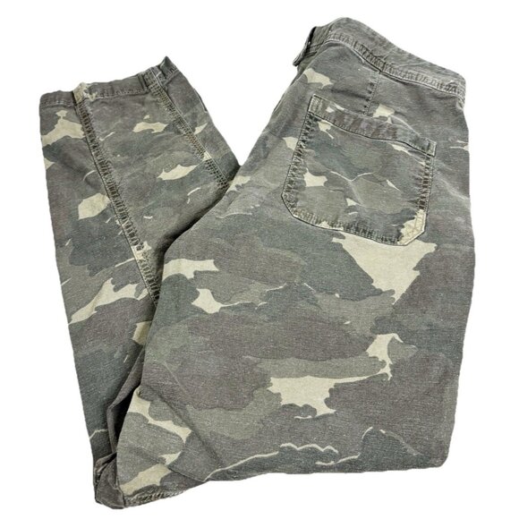 Anthropologie Denim - Anthropologie Sz 30 (32x26) Wanderer Camo Print Green Cargo Pants Jeans EUC
